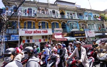 Chung cư cũ có thể sập, TP.HCM dời khẩn 23 hộ dân tới nơi an toàn