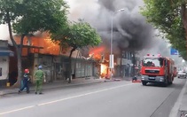 Cháy lớn ở tiệm bán tranh tại quận 1, TP.HCM