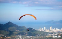 Hơn 80 vận động viên bay lượn giữa biển trời Nha Trang