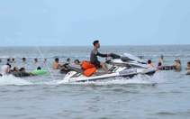 Bất an vì môtô nước chạy bát nháo ở biển Cửa Lò
