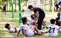 Bỏ tiền học đá bóng ở Hoàng Anh Gia Lai