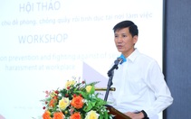 Nhìn gợi tình, nháy mắt liên tục kèm 'các yếu tố khác' mới là quấy rối tình dục nơi làm việc?