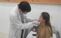 Môi bị nhiễm trùng sau tiêm filler, nhân viên spa nói 'hiện tượng bình thường'