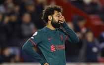 Hai lần được VAR 'cứu', Liverpool vẫn thua Brentford