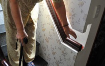 Đang khỏe mạnh bỗng dưng khuỵu chân ngã, uống thuốc không hết là bệnh gì?