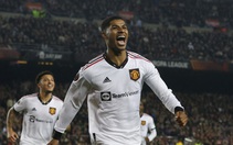 Barcelona cầm chân Man Utd sau màn rượt đuổi hấp dẫn