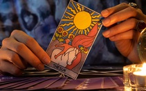 Lược sử Tarot, kể trên chính những lá bài