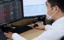 Chứng khoán tiếp tục lao dốc, 'rủi ro ngắn hạn đang tăng lên'