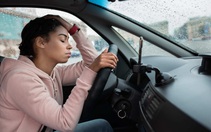 Nhiều phụ nữ lái xe khó chịu khi 'nửa kia' ngồi bên cạnh