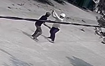Đánh đồng nghiệp bất tỉnh rồi bỏ mặc bên đường, người dân đưa đi cấp cứu nhưng không qua khỏi