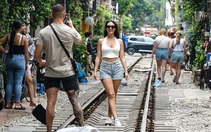 Hà Nội yêu cầu các đơn vị lữ hành không tổ chức tour đến phố 'cà phê đường tàu'