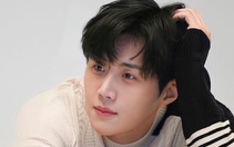 'Quý Công Tử' Kim Seon Ho trở lại mạnh mẽ sau scandal