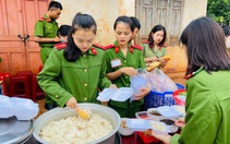 Công an tặng quà, nấu cơm mời hàng trăm người hoàn lương