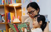 Cha mẹ rủ nhau cùng con ‘Đặt điện thoại xuống, cầm sách lên’