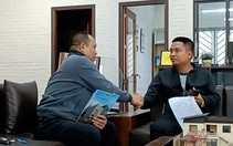 Khách choáng với pha khuyến mãi 10% của chủ bán nhôm