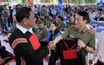 Bộ trưởng Bộ Công an nói về đoàn kết dân tộc, tương thân tại ngày hội ở Cư Kuin