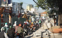 Lô cốt 'bóp nghẹt' đường Võ Văn Ngân, đi lại khó khăn