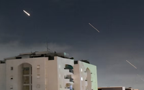 Thế giới nín thở chờ phản ứng của Israel, Mỹ sau đòn tấn công của Iran