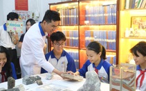 Học sinh TP.HCM thích thú tìm hiểu hóa thạch trăm triệu năm tuổi