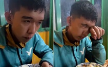 Chuyện chàng xe ôm vừa ăn vừa khóc trong ngày sinh nhật tuổi 22