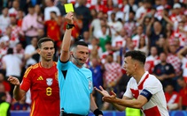 Vì sao Croatia mất bàn thắng, Rodri thoát thẻ đỏ?