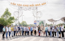 Độc đáo du lịch xứ 'Tình anh bán chiếu'