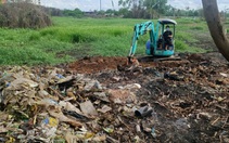 Đã thu gom 3,3 tấn rác tại nơi ngập rác y tế ở quận Bình Tân