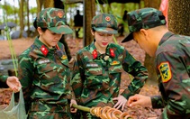 Tin tức giải trí 14-8: Mie và Uyển Ân sợ món rắn nướng khi nấu ăn dã chiến trong Sao nhập ngũ