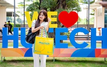 Rộn ràng đón tân sinh viên làm thủ tục nhập học