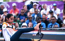 Nữ cung thủ không tay Ấn Độ chiếm spotlight tại Paralympic 2024