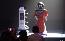 Dàn robot du lịch Đà Nẵng hoạt náo tại Diễn đàn công nghệ ngành khách sạn