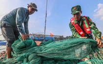 Nơi dự kiến tâm bão số 3 đổ bộ: Trời oi bức, lặng gió, tàu thuyền nối đuôi nhau về tránh bão