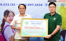 Công ty phân bón Việt Nhật trao Tuổi Trẻ 300 triệu Tiếp sức đến trường: Tân sinh viên, đừng bỏ cuộc!