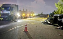 Xe 7 chỗ va chạm xe đầu kéo, 3 cháu nhỏ và 4 người lớn bị thương