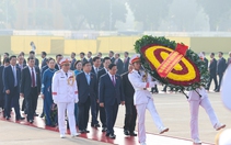 Đoàn đại biểu dự Đại hội Đảng bộ Chính phủ vào lăng viếng Chủ tịch Hồ Chí Minh