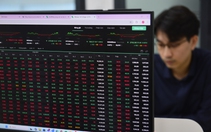Chứng khoán Mỹ 'nhuộm đỏ' vì căng thẳng Mỹ - Trung, VN-Index được dự báo ra sao?