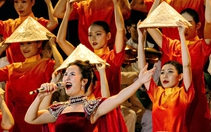 'Dưới ánh sáng quang vinh' mừng thành công Đại hội đại biểu Đảng bộ TP.HCM lần I