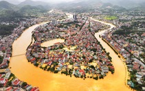 ASEAN gửi hàng hóa hỗ trợ người dân vùng lũ Việt Nam