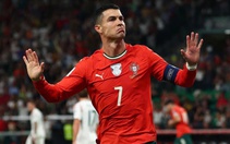 Cristiano Ronaldo đi vào lịch sử vòng loại World Cup