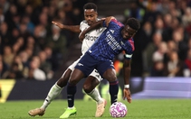 Arsenal coi chừng mắc kẹt trong tham vọng