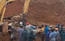 Nhà đang xây bất ngờ sập móng đè nhà hàng xóm, 2 người chết, 3 bị thương