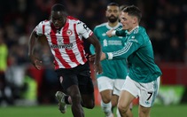 Liverpool sụp đổ vì những 'bom tấn'