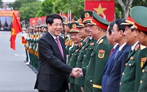 Chủ tịch nước Lương Cường trao Huân chương Bảo vệ Tổ quốc hạng nhất cho Quân khu 3