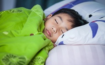Ngủ đủ giấc giúp giảm nguy cơ béo phì ở trẻ