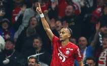 Mbappe ăn mừng cuồng nhiệt sau khi chứng kiến em trai mình ghi bàn vào lưới PSG