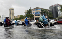 Nên phân quyền phường, xã ra quyết định cho học sinh được nghỉ học khi mưa ngập