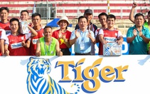Cùng cầu thủ vượt thách thức, nuôi dưỡng tình yêu bóng đá cộng đồng