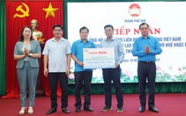 Tổng liên đoàn Lao động Việt Nam, báo Tuổi Trẻ trao 1,5 tỉ đồng hỗ trợ công nhân TP Huế sau mưa lũ