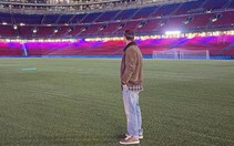 Lionel Messi gây sốt chỉ với bức ảnh âm thầm trở về Camp Nou