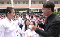 Cách ngăn bạo lực học đường: Giúp học trò thôi nói xấu nhau